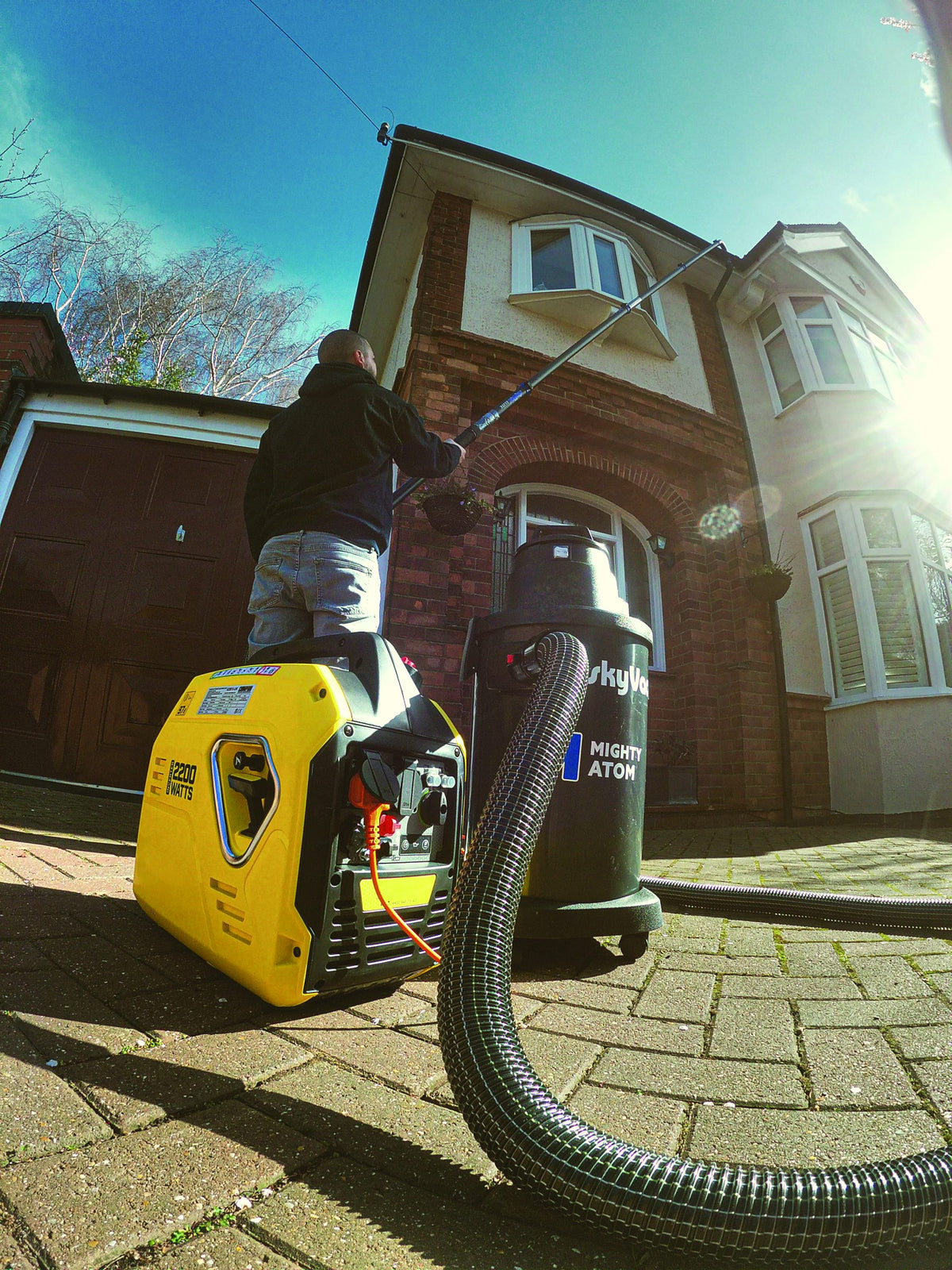 skyVac® 2200W Generator