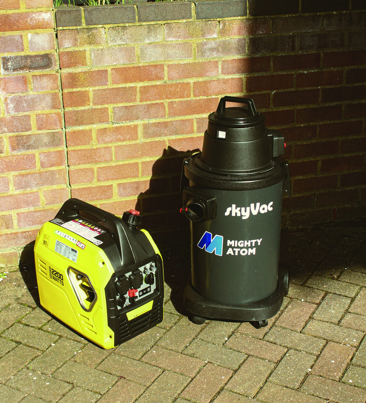skyVac® 2200W Generator